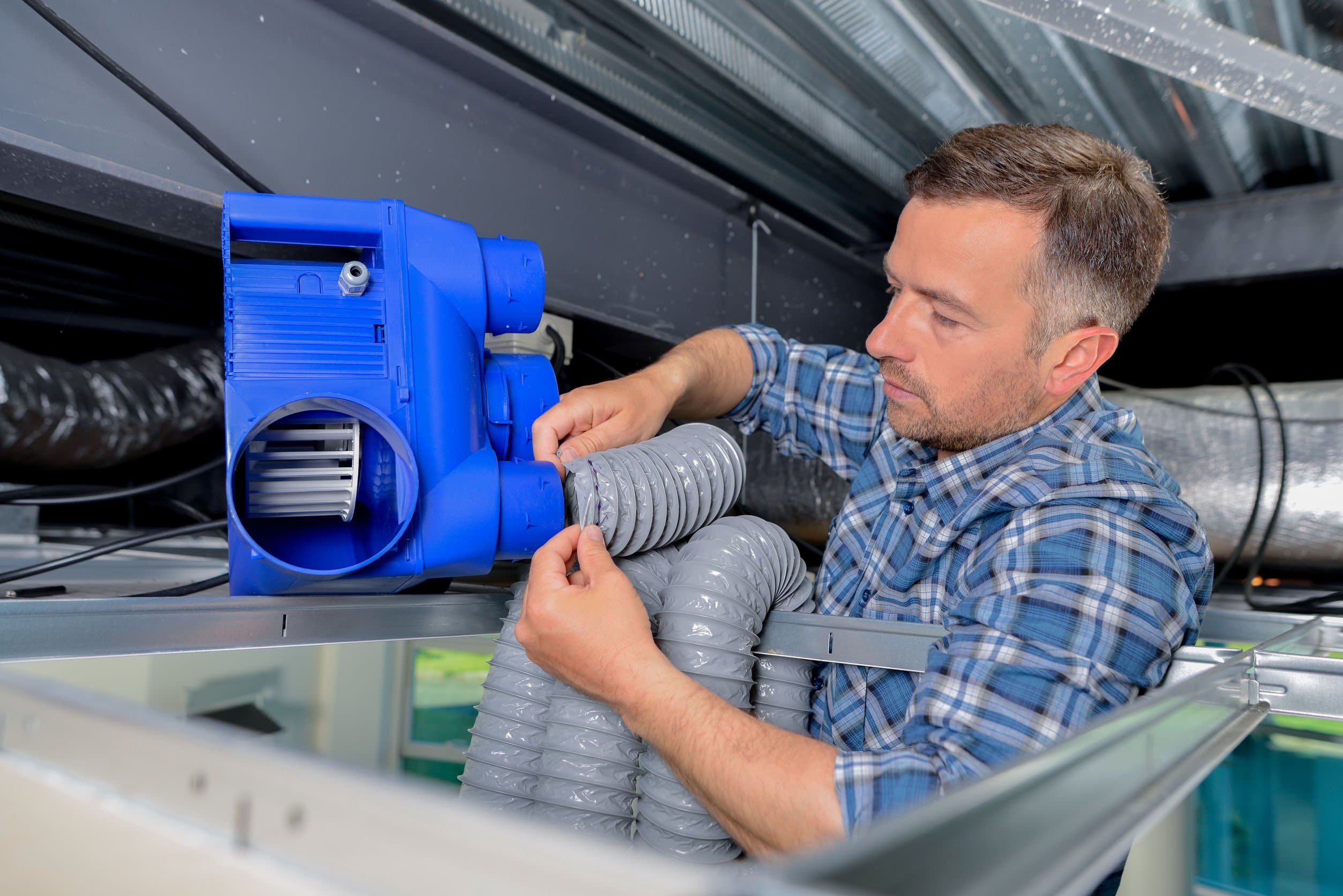 What to Look for When Choosing a Heating and Cooling Contractor
